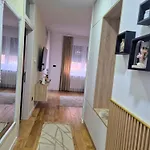 Alina Istocno Sarajevo With Private Garage דירה *