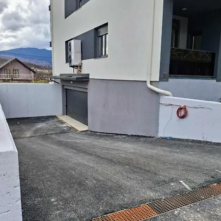 アパート Alina Istocno Sarajevo With Private Garage *