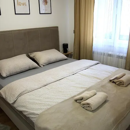 Alina Istocno Sarajevo With Private Garage Apartman Lukavica