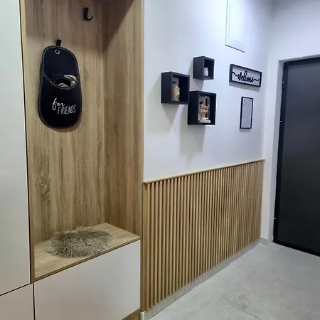 Alina Istocno Sarajevo With Private Garage Apartamento