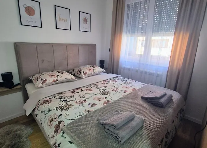 公寓 Alina Istocno Sarajevo With Private Garage Lukavica